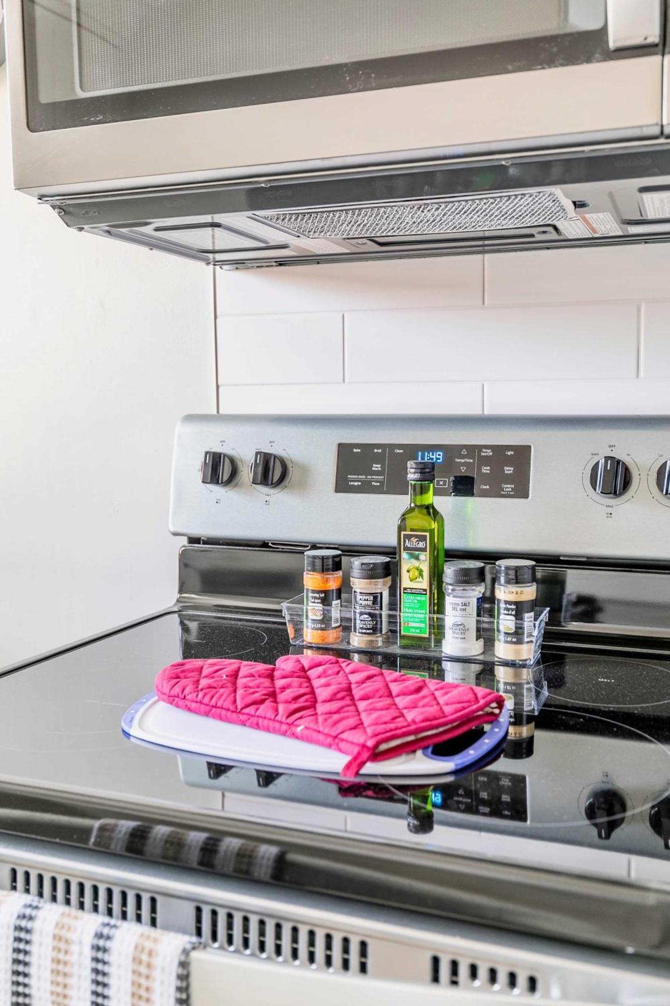 Modern Apartment In Corktown Hamilton Sleeps 4 Buitenkant foto