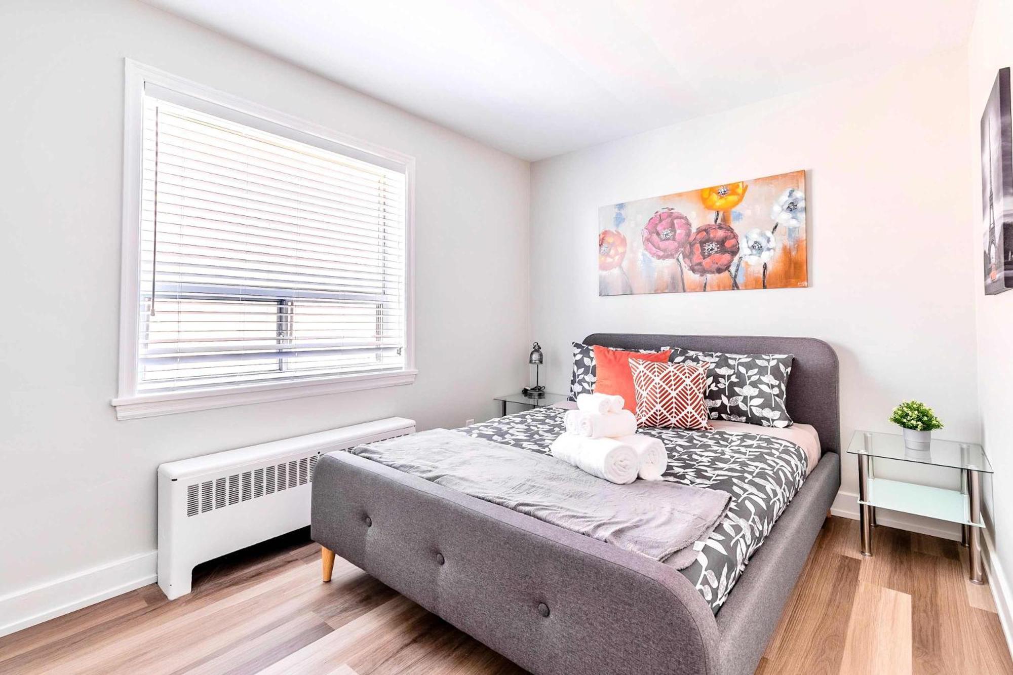 Modern Apartment In Corktown Hamilton Sleeps 4 Buitenkant foto